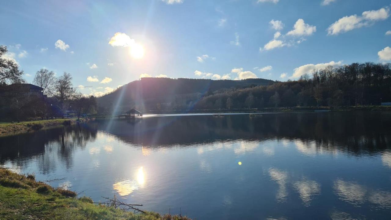 Le Salmoyard, Studio Au Bord Du Lac A Vielsalm Exterior foto